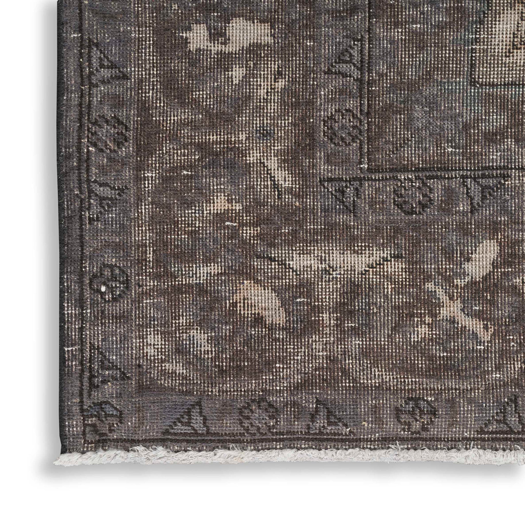 Akbari Rug - Image 3