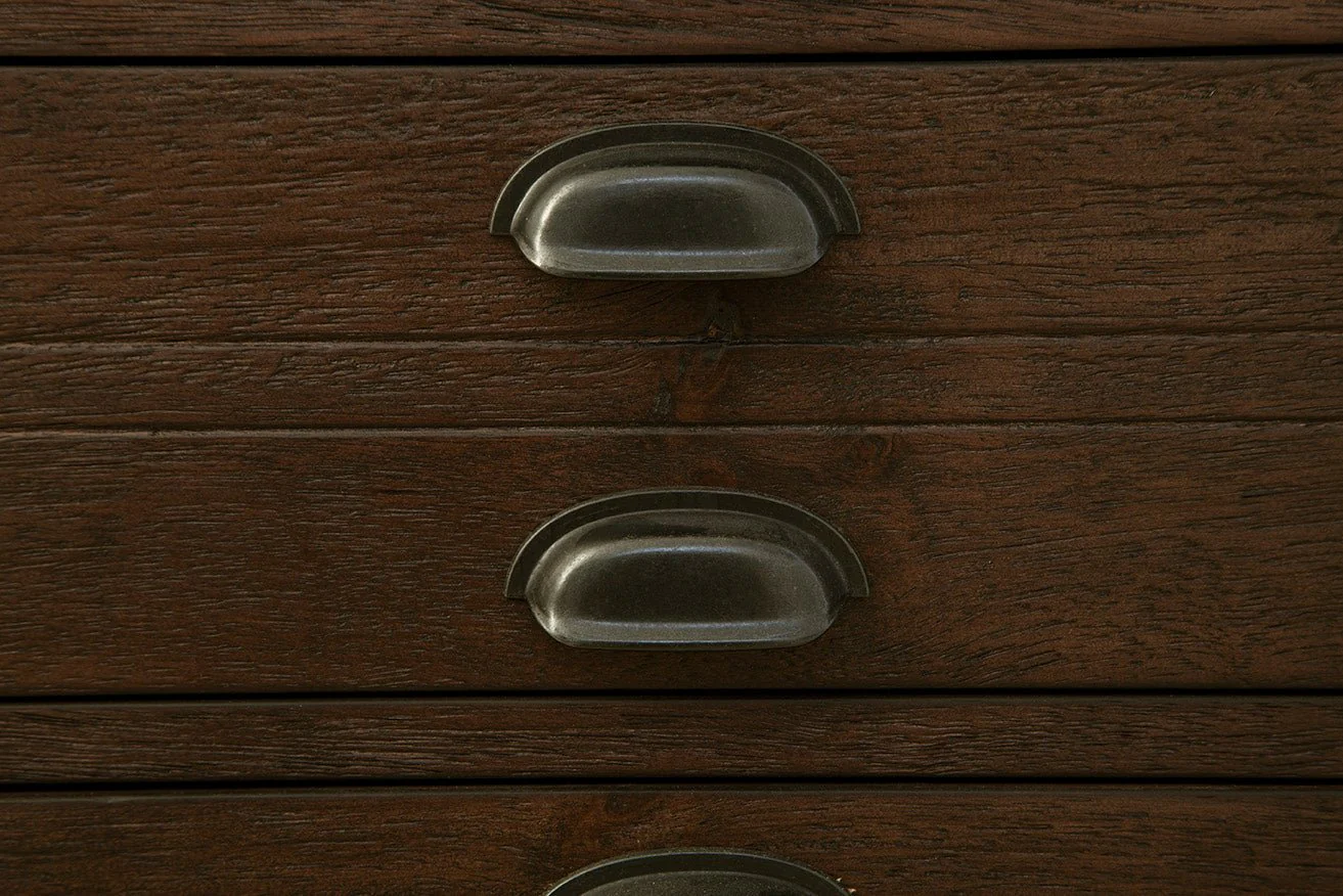 Ashford Oak Display Cabinet - Image 9