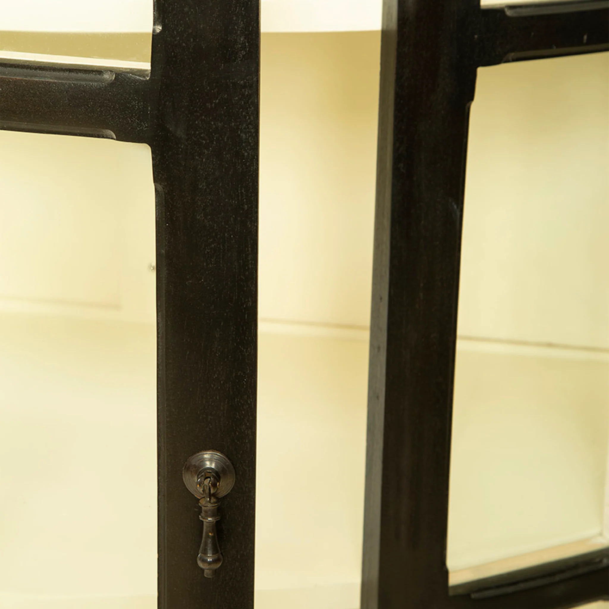 Keslen Glass Display Cabinet - Image 7