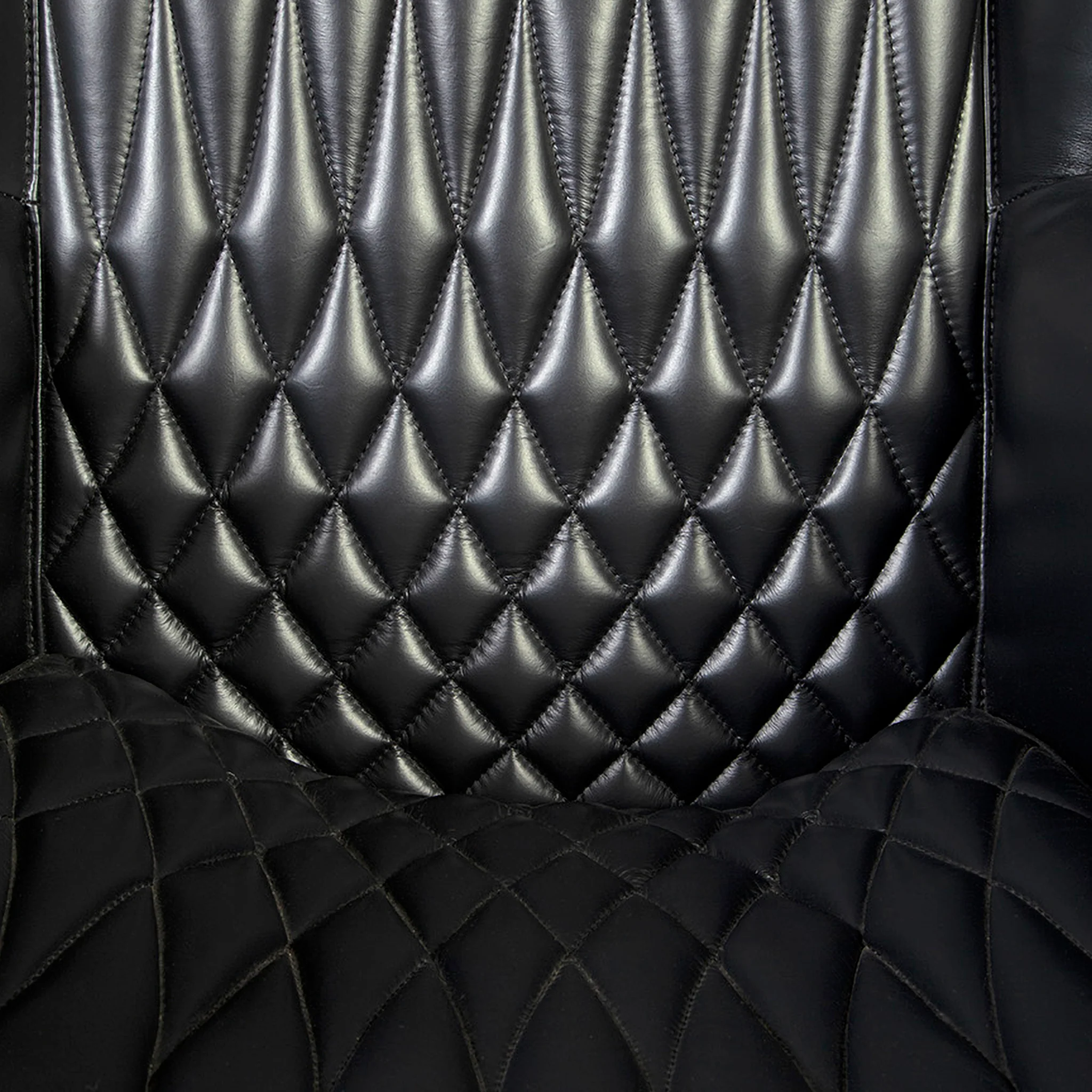 Les Puces Leather Club Chair - Image 11