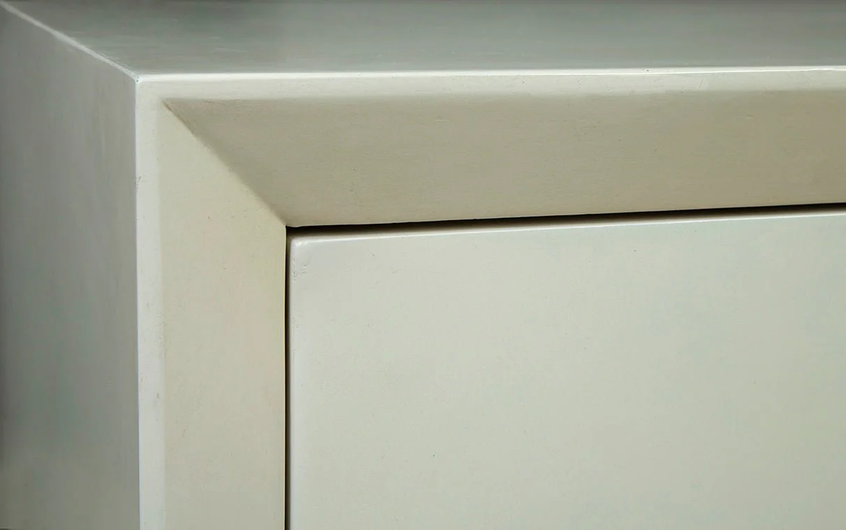 Sovana Lacquered Wood Chest - Image 10