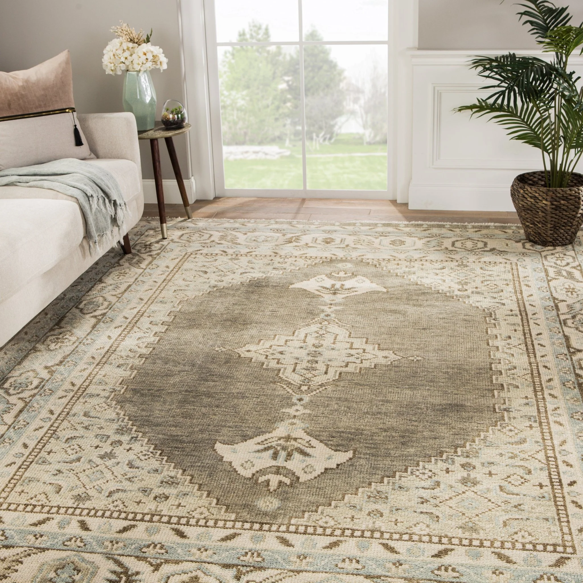 Thalos Medallion Wool Rug - Image 2