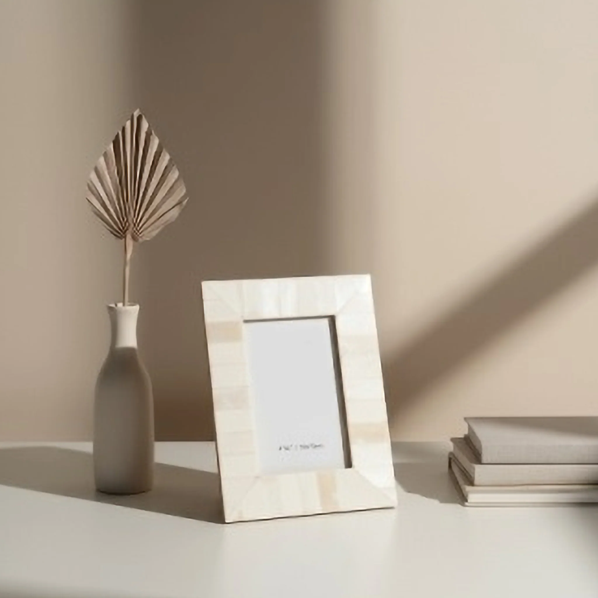 Valira Bone Facet Frame - Image 3