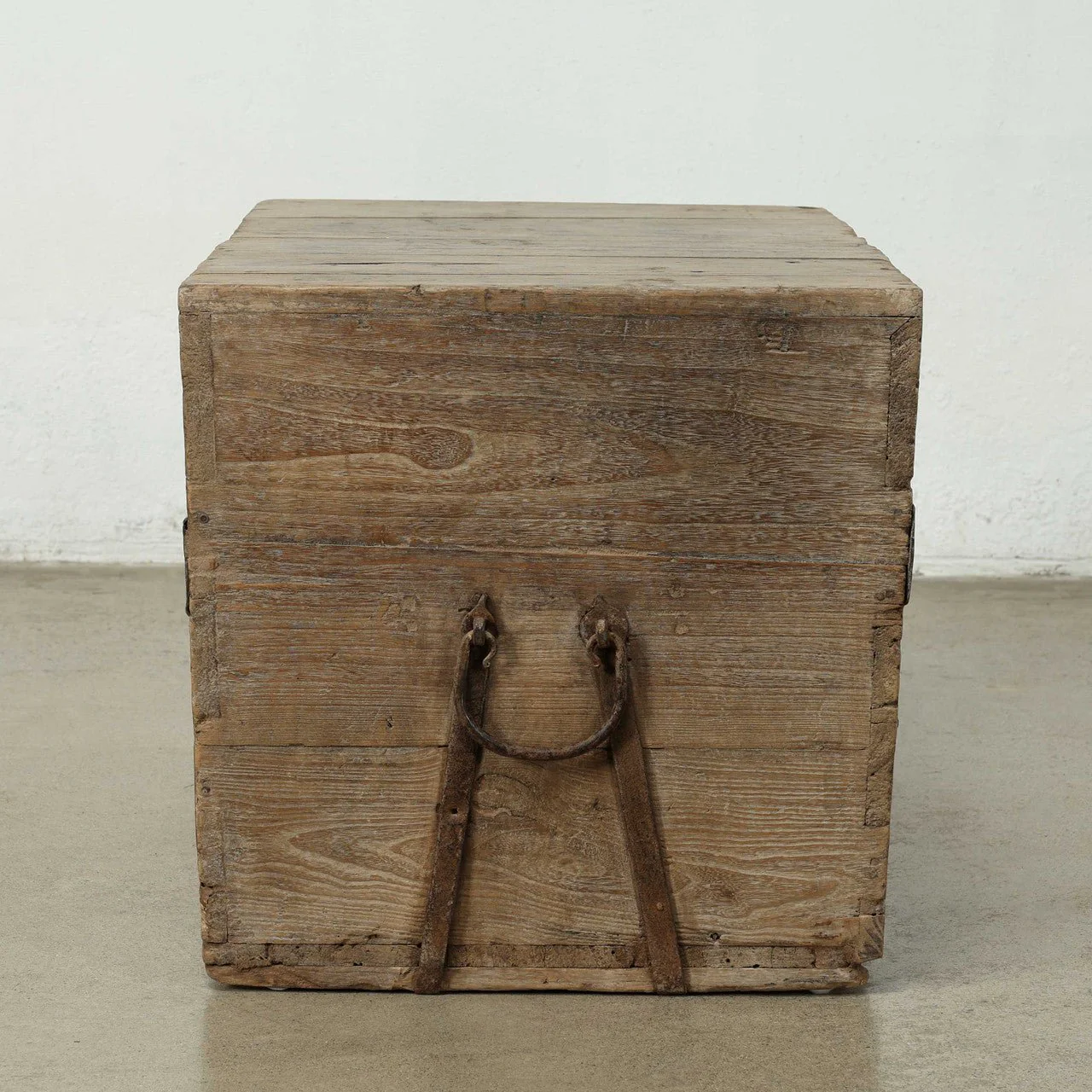 Xio Pine Storage Trunk - Image 3